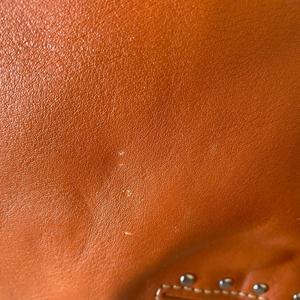 Michael Kors Bag (Burnt Tan) w/ Silver Hardware. - Picture 3 of 10